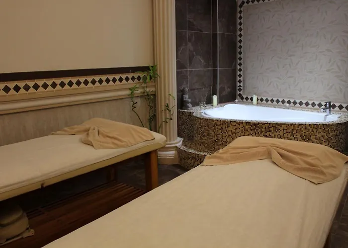 Caesar With Pool Access And Balcony Apartmán *