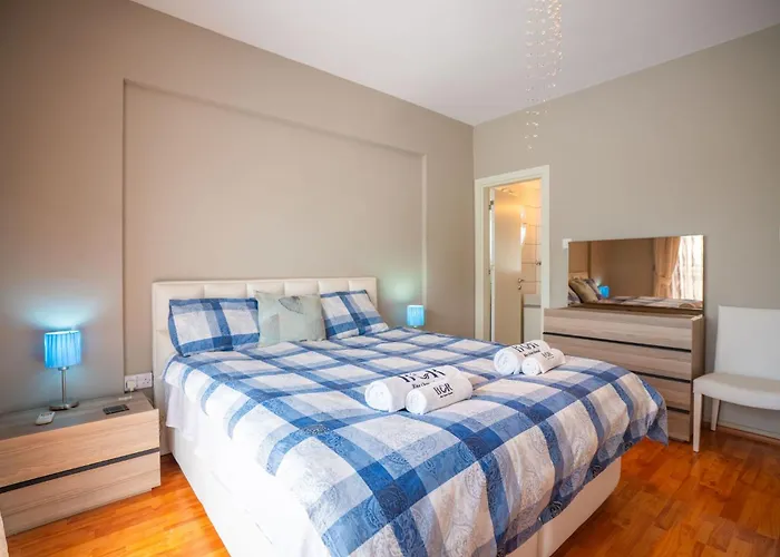 Caesar With Pool Access And Balcony * Trikomo