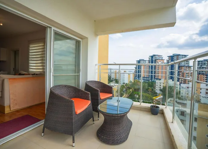 Caesar With Pool Access And Balcony