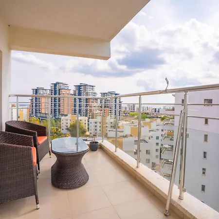 Caesar With Pool Access And Balcony *