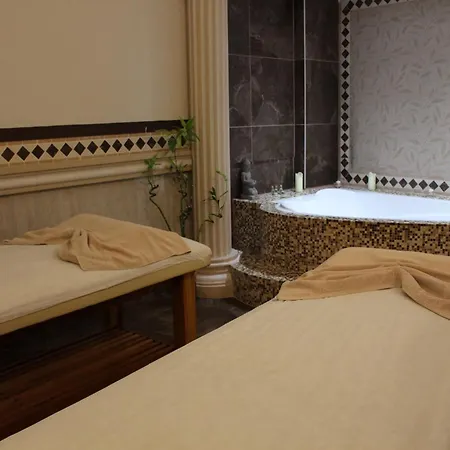 Caesar With Pool Access And Balcony شقة *