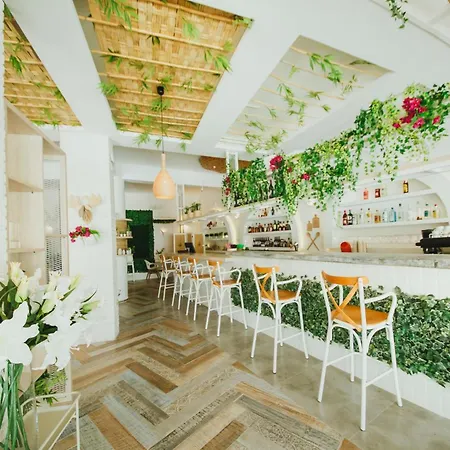 Caesar With Pool Access And Balcony Appartement Trikomo