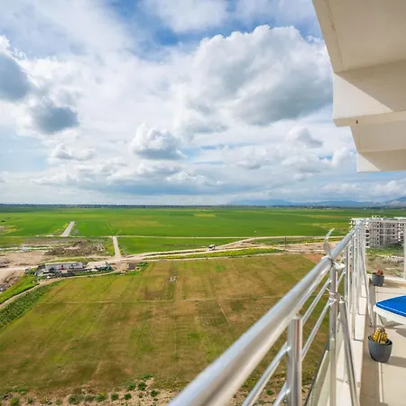 Caesar With Pool Access And Balcony *