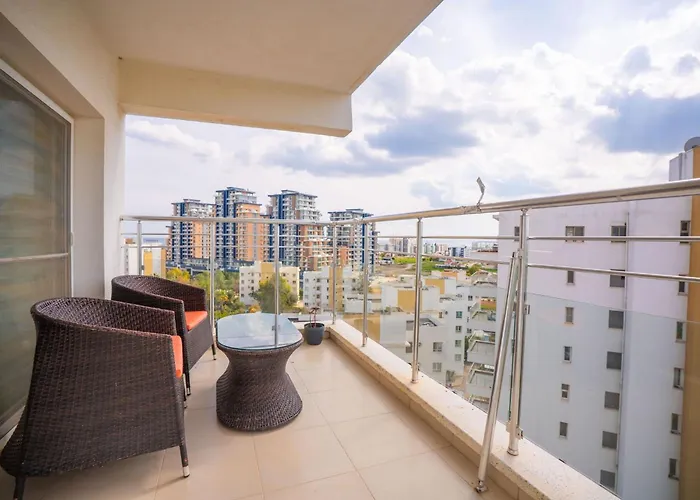 Caesar With Pool Access And Balcony *