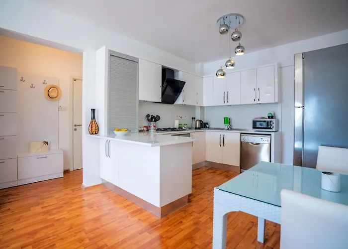 דירה Caesar With Pool Access And Balcony *