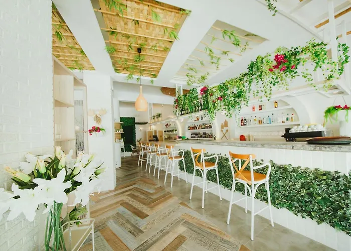 Caesar With Pool Access And Balcony דירה Trikomo