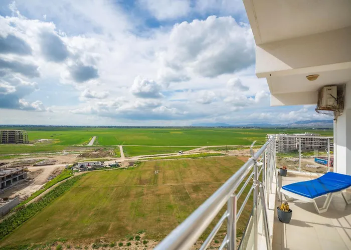 Caesar With Pool Access And Balcony *